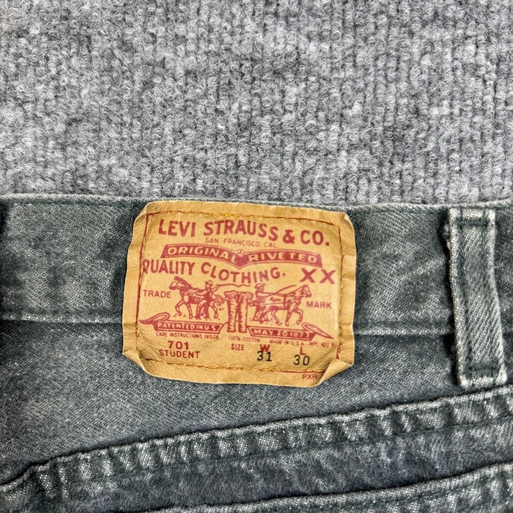 Vintage Levi's 701 Student Shorts Men's Gray Denim Frayed Hem USA Made -‎ 28X13